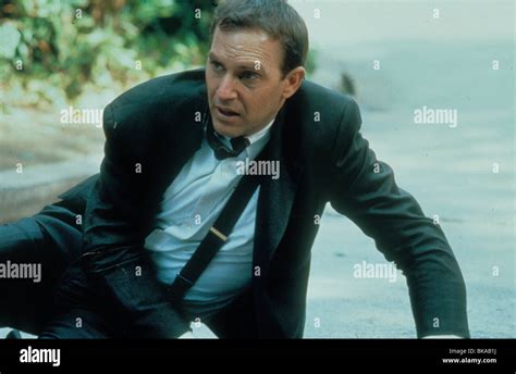 THE BODYGUARD (1992) KEVIN COSTNER BDG 019 Stock Photo - Alamy