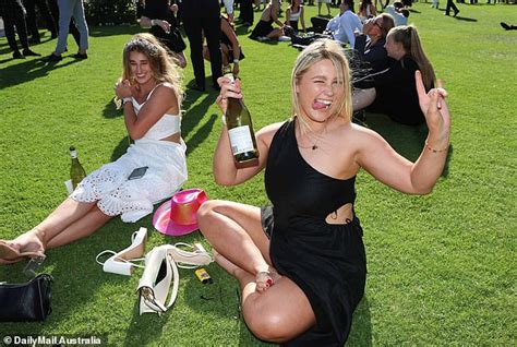 Melbourne Cup Day: Why it's no longer a crime to be drunk in public at ...