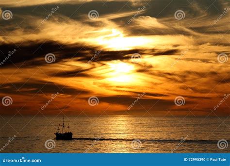 Sunset Over Table Bay, Cape Town, South Africa Stock Photo - Image of sunset, africa: 72995390