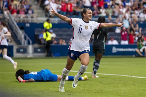 Sophia Smith scores twice, US women defeat Nigeria 4-0 | AP News