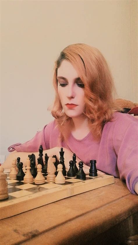 Beth Harmon Cosplay | The Queens Gambit Amino