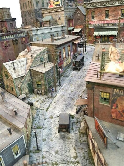 Pin by neojams on DIORAMAS | Scale model building, Model train display ...