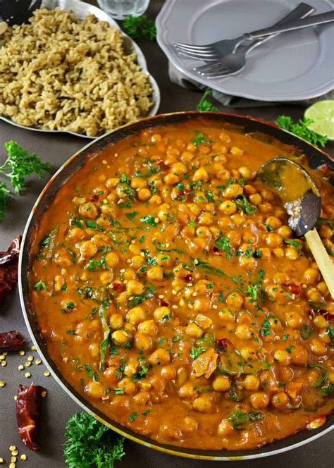 Easy Chickpea & Spinach Curry - Healthy Recipes with a Savory Spin
