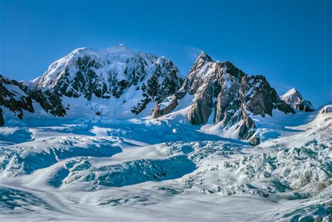 Mount Cook & Glaciers Scenic Flight with Landing | Backpacker Deals