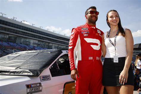 NASCAR Driver Bubba Wallace proposes to longtime girlfriend - TheGrio