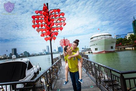 Love Lock Bridge Da Nang, Vietnam - Culture Pham Travel