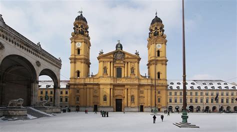 Odeonsplatz in Munich City Centre | Expedia.co.th