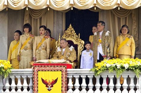 Thai Royal Family Portrait | Family