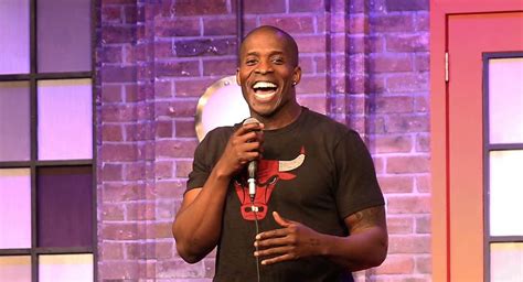 Live Review: Godfrey takes on religion, politics & parenting at Chicago's Up Comedy Club ...