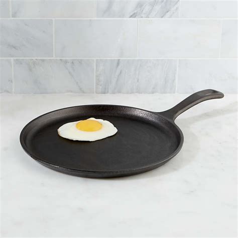 Lodge Cast Iron Griddle + Reviews | Crate & Barrel Canada