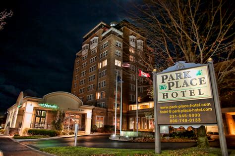 Park Place Hotel in Traverse City, Michigan - Northern Michigan Luxury Hotels | JoeyBLS Photography