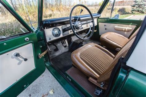 Interior 1973–77 Ford Bronco Wagon | Ford bronco, Bronco, Wagon