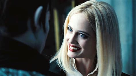 Eva Green as Angelique Bouchard in Dark Shadows : EvaGreen