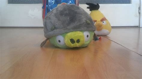 Green helmet pig from Angry Birds for kids,baby(緑の豚,绿猪,綠豬,녹색 돼지,grüne Schwein,grønn gris) - YouTube