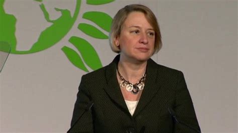 Green Party leader Natalie Bennett promises fracking win - BBC News