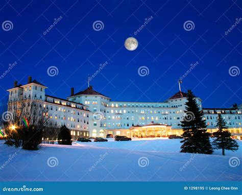 Mount Washington Hotel stock image. Image of frosty, snow - 1298195