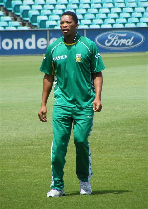 Makhaya Ntini Bio : Age, Real Name, Net Worth 2020 and Partner