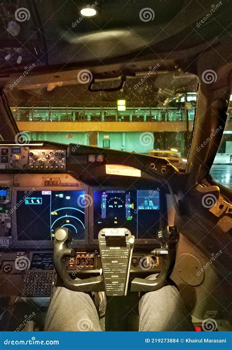 Cockpit boeing 737 max stock photo. Image of electronics - 219273884