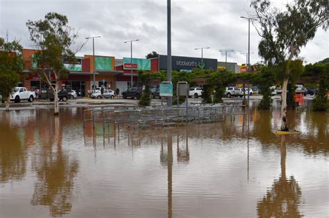 Parts of Bendigo flooded after storms dump rain on city | Bendigo ...