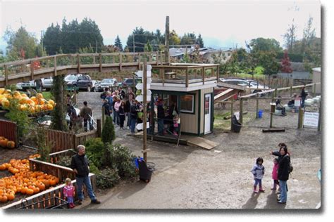 applebarn-gate - Taves Family Farms