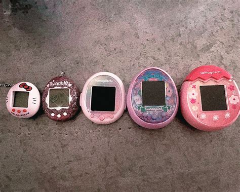 Size variations 🤍 : r/tamagotchi