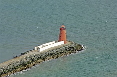 Poolbeg Lighthouse in Dublin, Dublin, Ireland - lighthouse Reviews ...