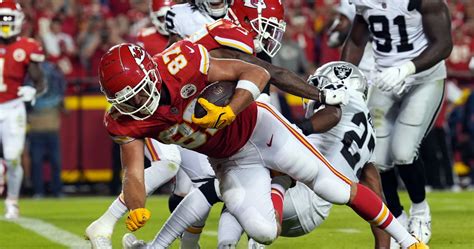 Patrick Mahomes, Travis Kelce Still Own the Disappointing AFC West ...