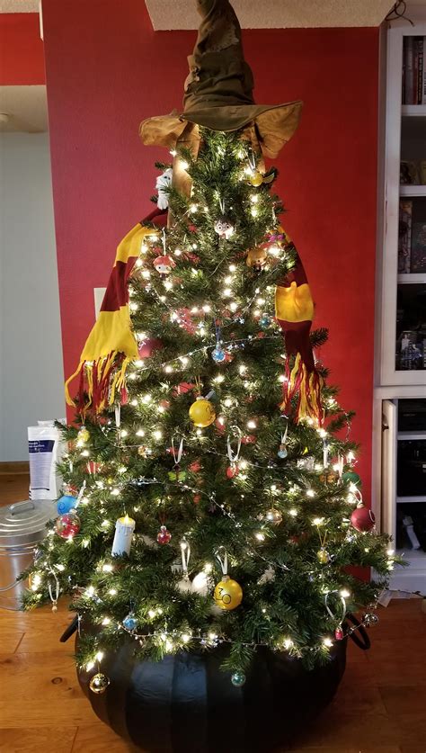 Finally finished my Harry Potter themed Christmas Tree! : r/harrypotter