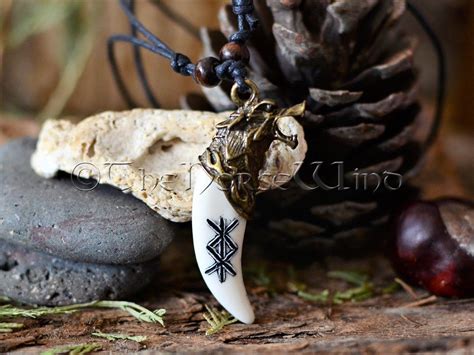 Viking Rune Necklace, Fenrir Wolf Head Carved Necklace, Resin Bone ...