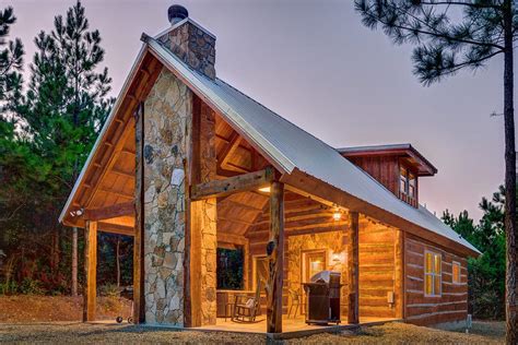 Settle In Cabin in Broken Bow, OK - Studio Sleeps 2+ - Hidden Hills Cabins