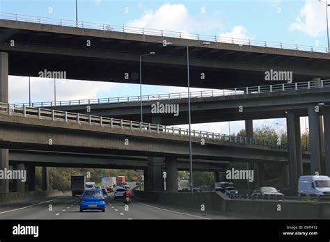 M25 uk motorway road hi-res stock photography and images - Alamy