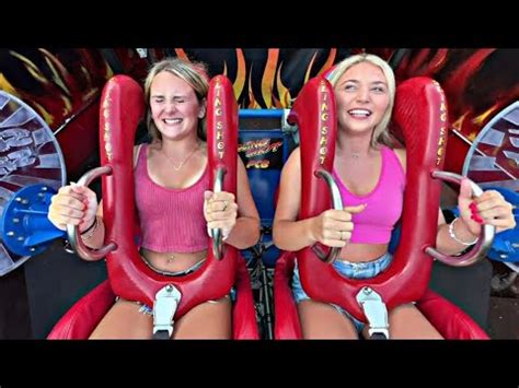 Slingshot ride Girls Reaction 😱 - YouTube