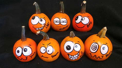 25 Easy Pumpkin Painting Ideas That Look Cute (2023 Edition) | Painted pumpkins, Halloween ...