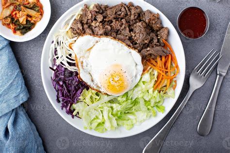 Traditional korean bibimbap 15945802 Stock Photo at Vecteezy