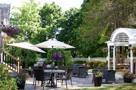 Grounds Gallery - Wolfville Bed and Breakfast | Tattingstone Inn