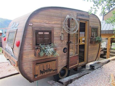 Loading... | Vintage camper remodel, Remodeled campers, Vintage travel ...