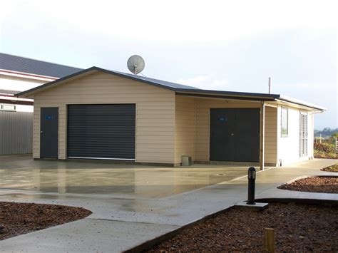 Large Garages & Extra Spaces | Buildings | Versatile