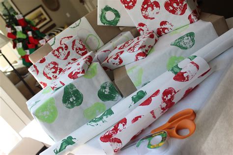 DIY: Make Your Own Holiday Wrapping Paper - Mom it Forward