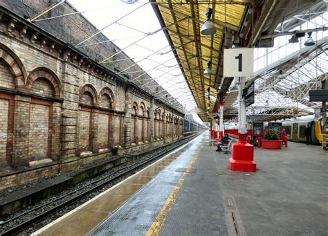 Crewe Station platform 1 © Gerald England :: Geograph Britain and Ireland