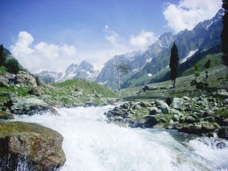 Sonamarg Kashmir – Gulmarg Loc Tour & Travels