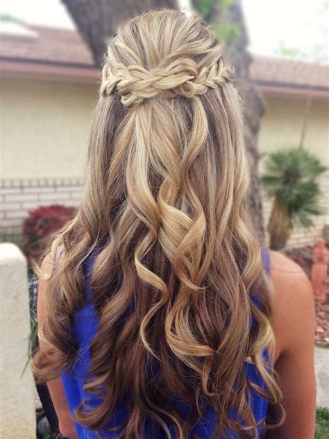 8 Fantastic New Dance Hairstyles: Long Hair Styles for Prom