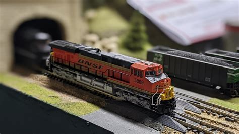 Unboxing of Fox Valley Models N Scale BNSF GEVO ES44AC - YouTube