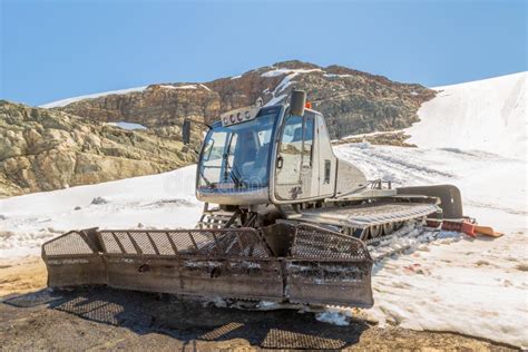 Snowcat stock image. Image of skiing, snow, white, machine - 48167421