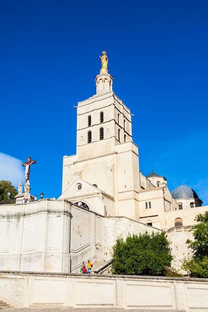 Premium Photo | Palace of the popes avignon