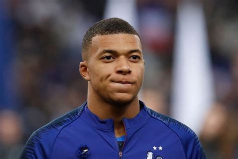 Kylian Mbappé on Twitter: "💙🤍 ️... @equipedefrance… " | Fussball