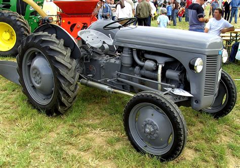 Harry Ferguson Photos - Google Search | Tractors, Vintage tractors ...