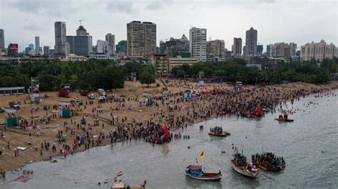 Ganesh Chaturthi Immersion at Girgaon Chowpatty Beach, Mumbai Stock Footage - Video of group ...