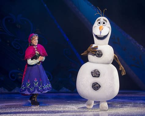 Stage review: Disney on Ice’s ‘Frozen’ - The Boston Globe