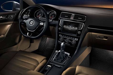 Volkswagen Golf Price, Review, Specifications & Oktober Promo - Zigwheels Indonesia