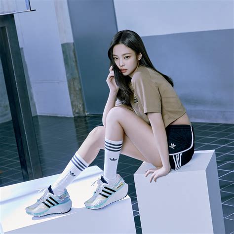 résidu Scénario Chasser blackpink photoshoot adidas Rationalisation ...